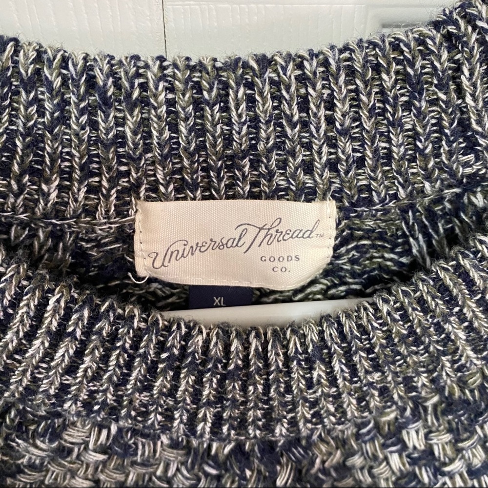 Universal Thread Sweater - Picture 5 of 7